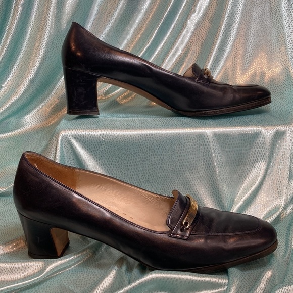 Dark navy Ferragamo stacked heel penny loafer. 9.5AA. Made in Italy. 5 - Picture 2 of 7